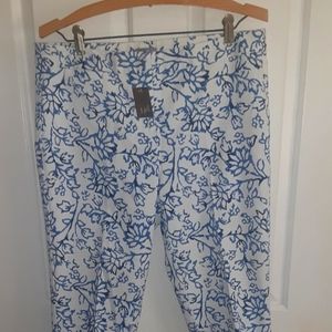 Womens Capris NWT